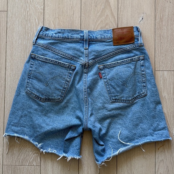 Levi's 501 High Rise 6” Jean Shorts Women’s Size 26 - Picture 12 of 14